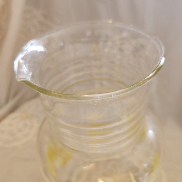 Pyrex Lemonade Pitcher Carafe with Lid - Picture 5 of 8